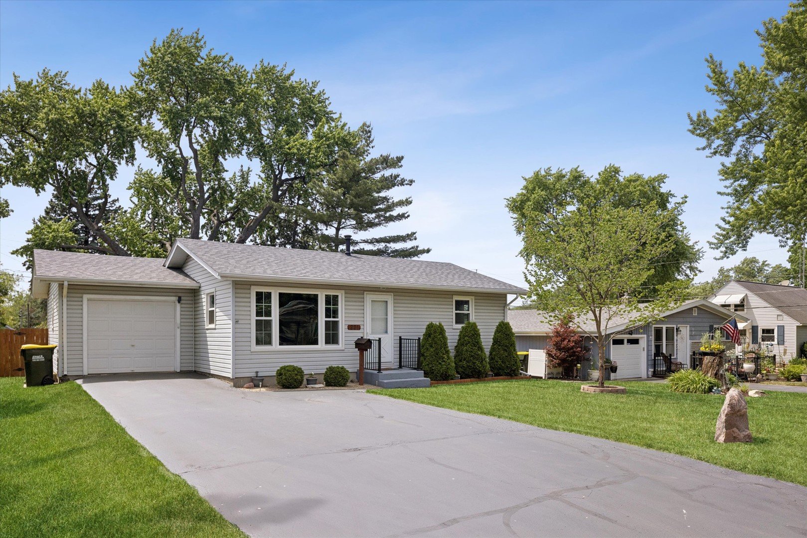 221 Koch Drive, Genoa, IL 60135