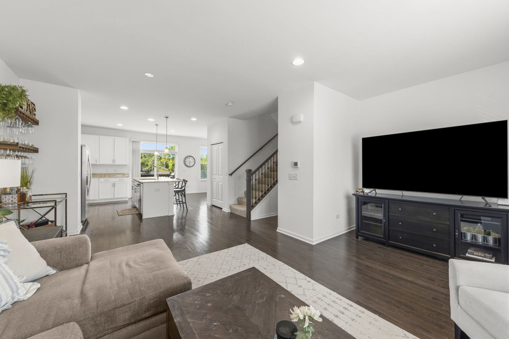 821 W Chase Lane, Palatine, IL 60067