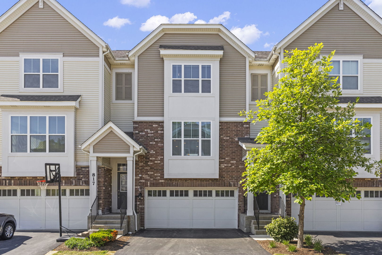 821 W Chase Lane, Palatine, IL 60067