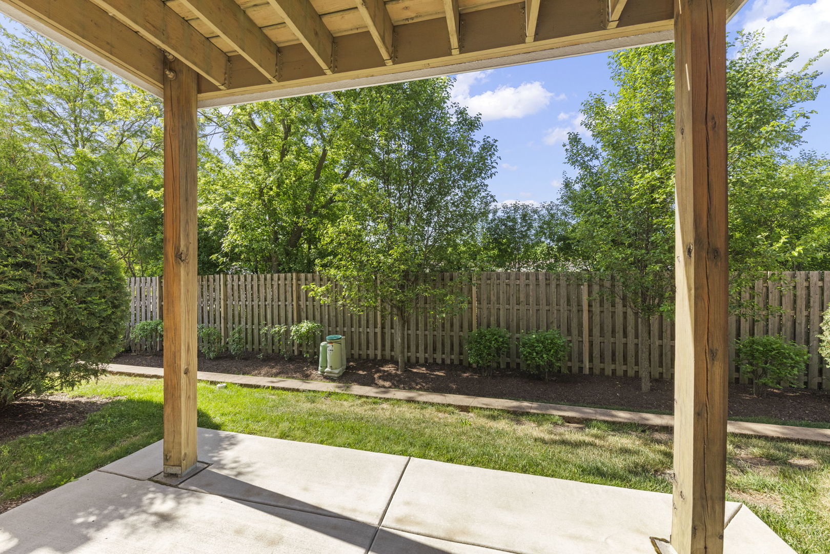 821 W Chase Lane, Palatine, IL 60067