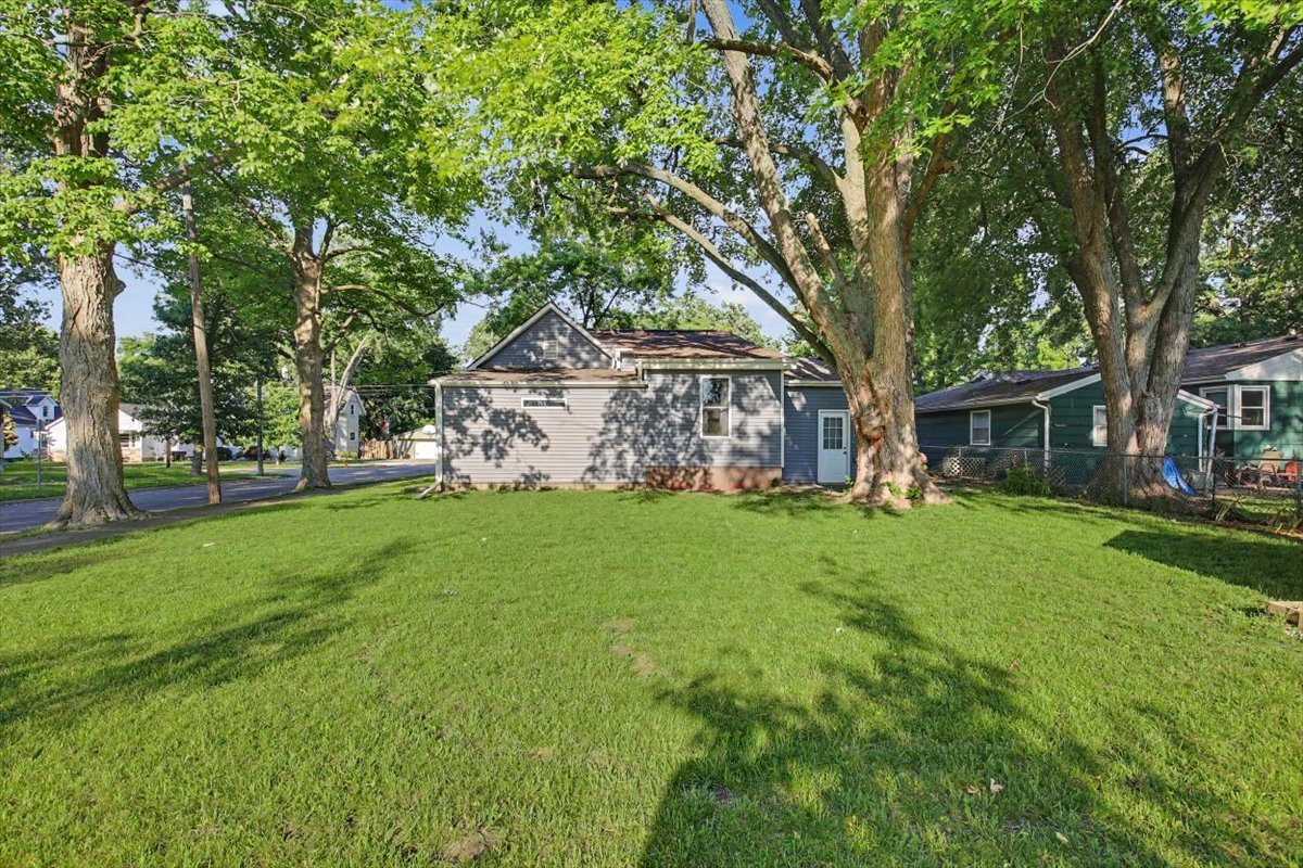1201 S Wright Street, Bloomington, IL 61701