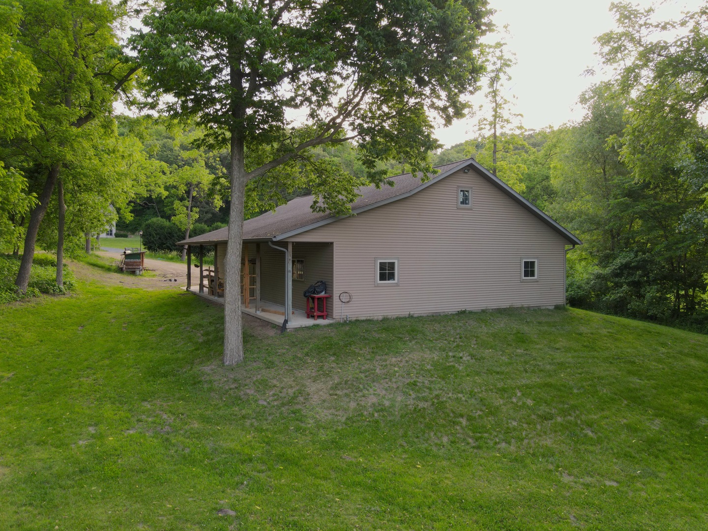 9496 S Hanover Hill Road, Hanover, IL 61041