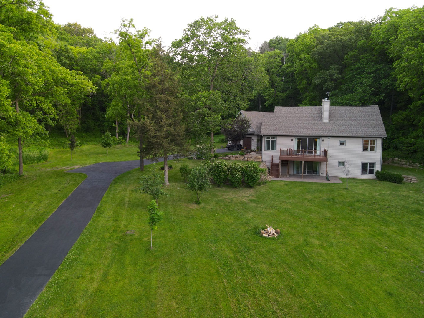 9496 S Hanover Hill Road, Hanover, IL 61041