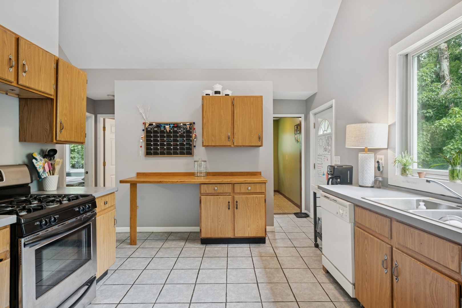 34 N Adams Street, Oswego, IL 60543