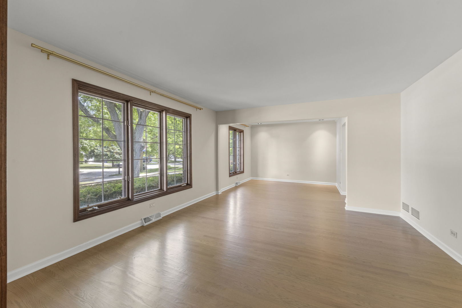 2717 Rolling Meadows Drive, Naperville, IL 60564
