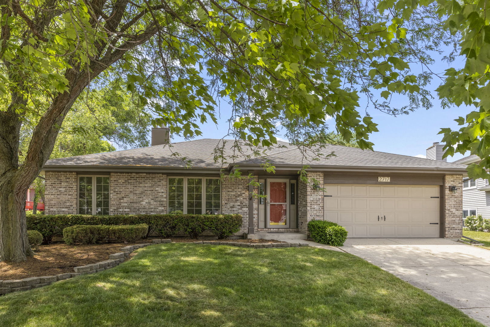 2717 Rolling Meadows Drive, Naperville, IL 60564