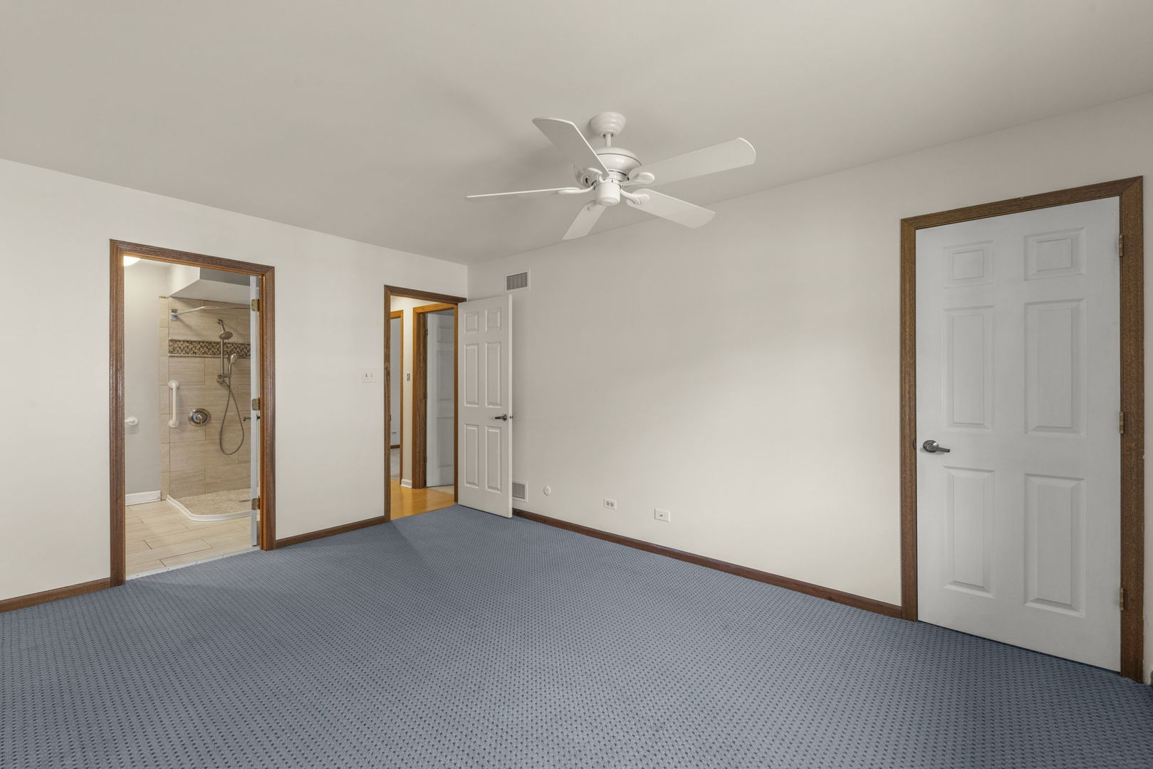 2717 Rolling Meadows Drive, Naperville, IL 60564