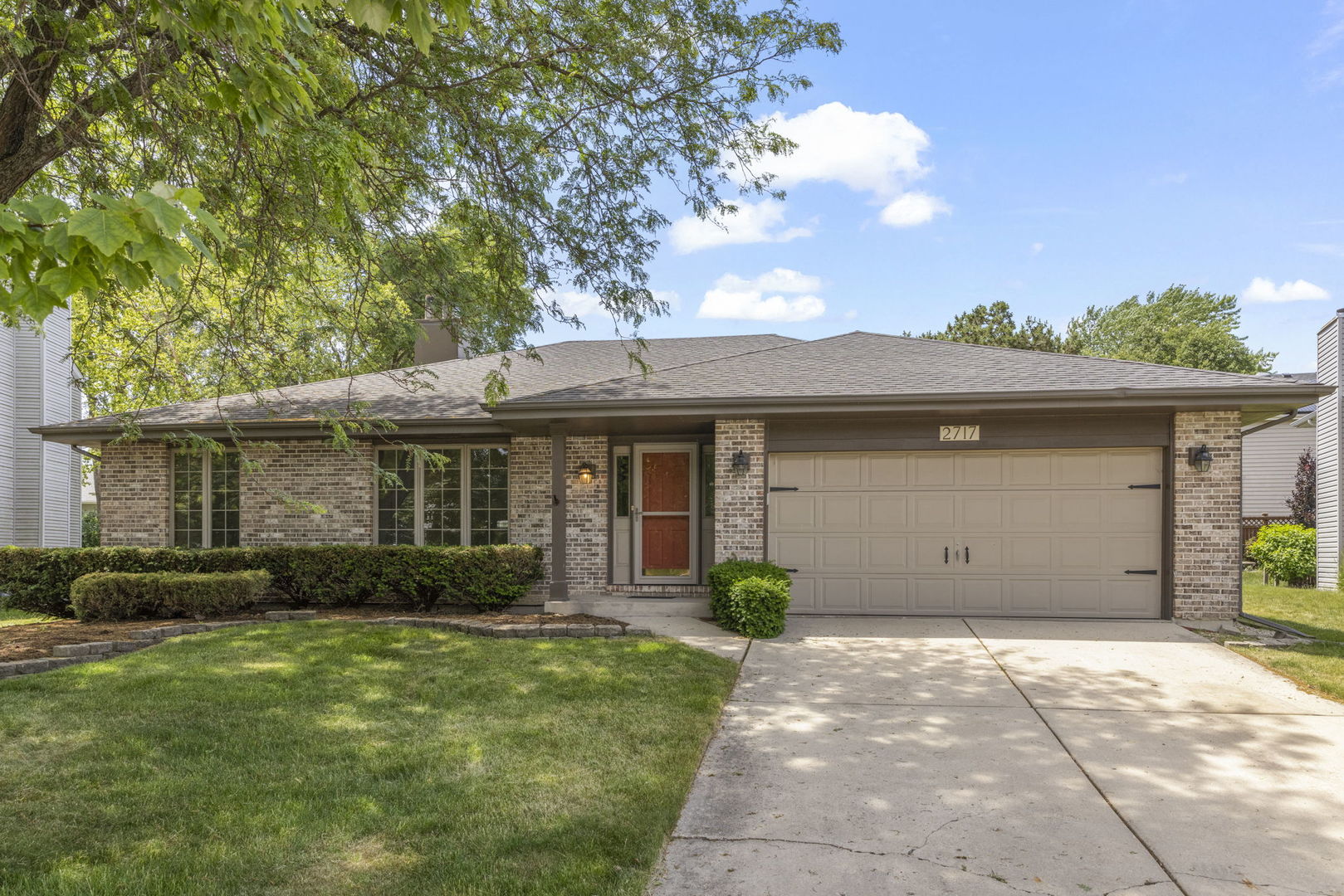 2717 Rolling Meadows Drive, Naperville, IL 60564