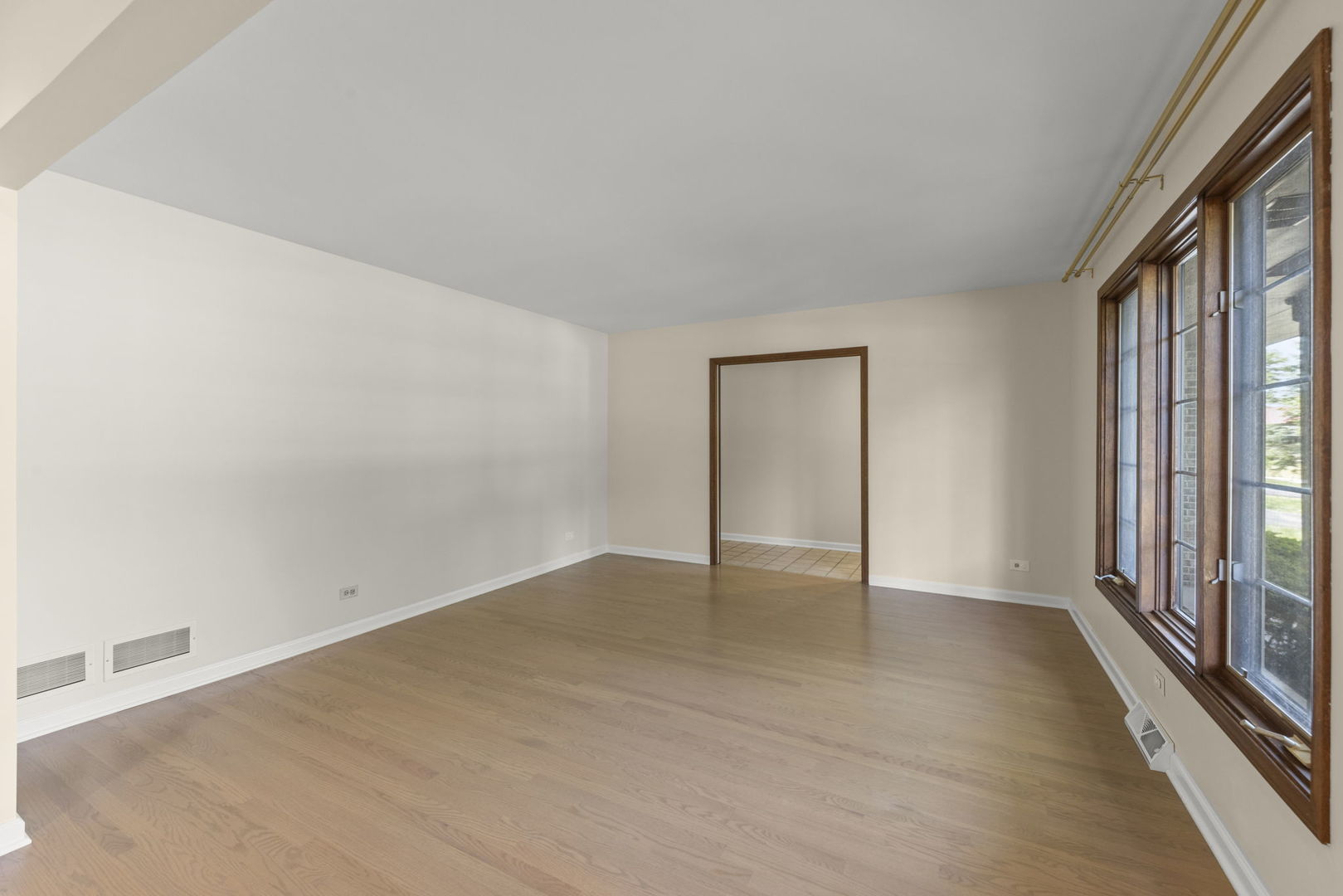 2717 Rolling Meadows Drive, Naperville, IL 60564