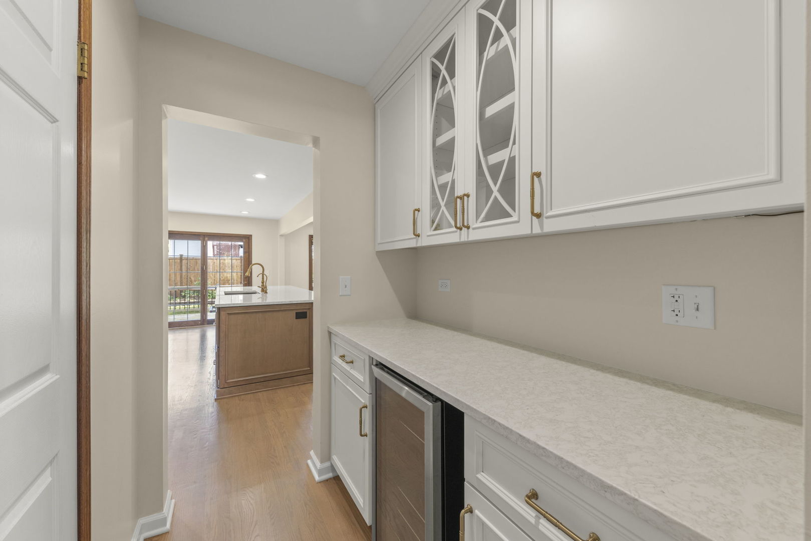 2717 Rolling Meadows Drive, Naperville, IL 60564
