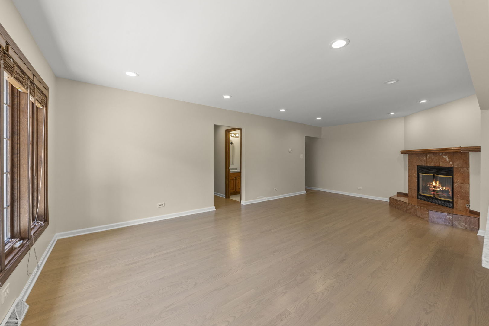 2717 Rolling Meadows Drive, Naperville, IL 60564