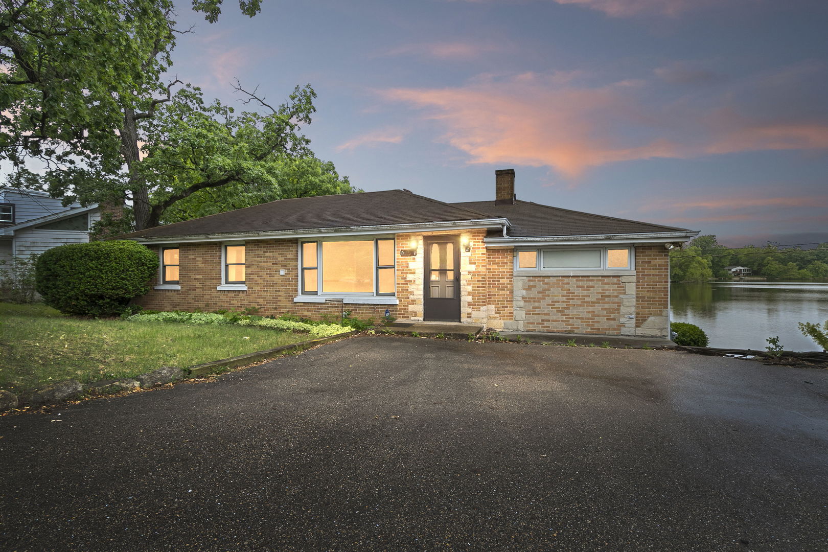 3815 Midway Drive, Island Lake, IL 60042