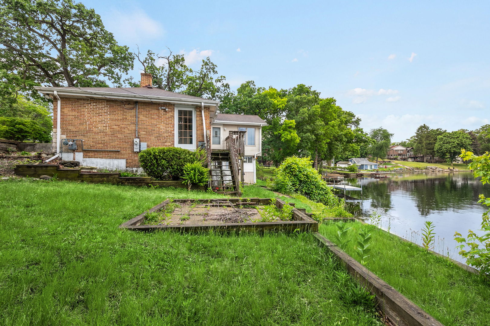 3815 Midway Drive, Island Lake, IL 60042