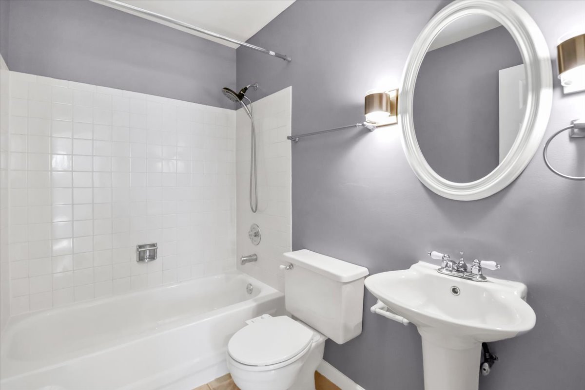 329 Grissom Court #329, Hoffman Estates, IL 60169