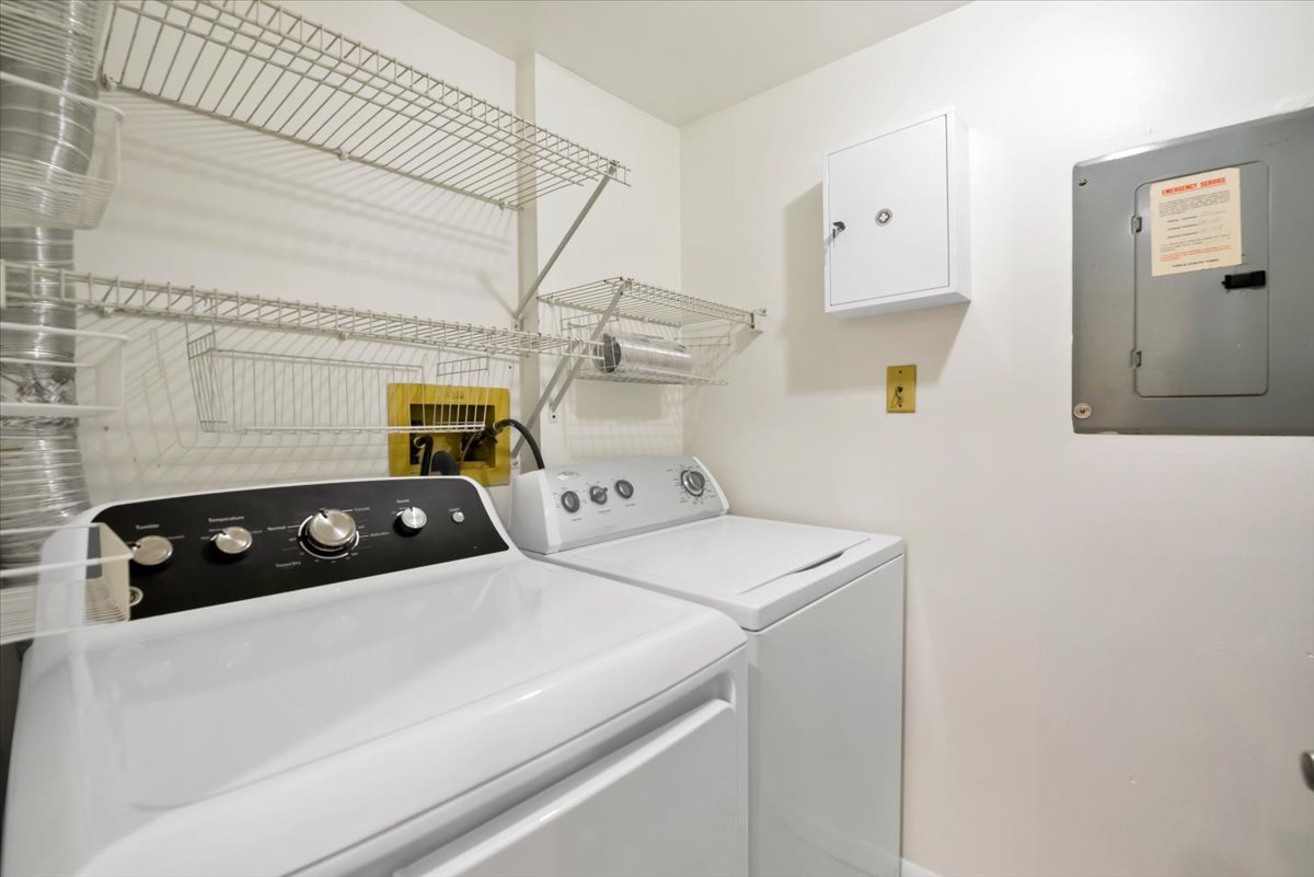 329 Grissom Court #329, Hoffman Estates, IL 60169