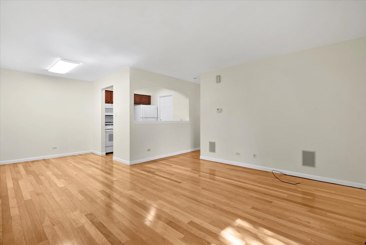 329 Grissom Court #329, Hoffman Estates, IL 60169