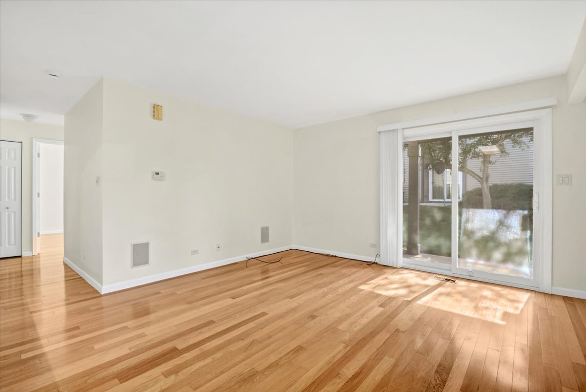 329 Grissom Court #329, Hoffman Estates, IL 60169