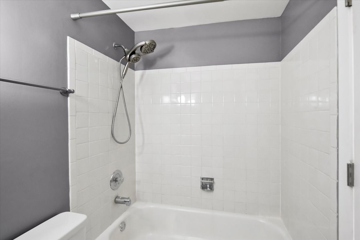 329 Grissom Court #329, Hoffman Estates, IL 60169