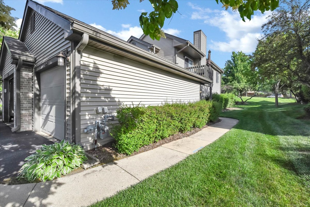 329 Grissom Court #329, Hoffman Estates, IL 60169
