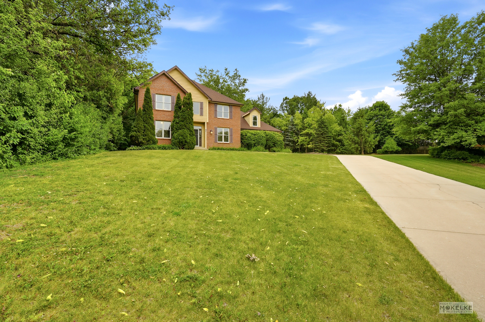97 Crooked Creek Drive, Yorkville, IL 60560