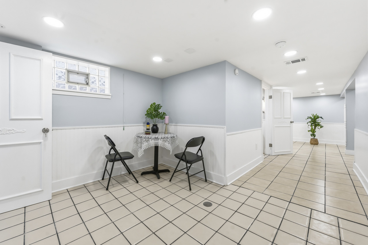 3221 N Opal Avenue, Chicago, IL 60634
