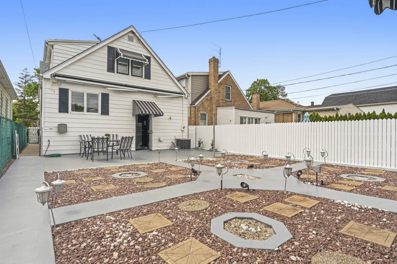 3221 N Opal Avenue, Chicago, IL 60634