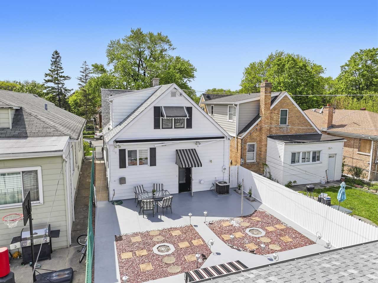 3221 N Opal Avenue, Chicago, IL 60634