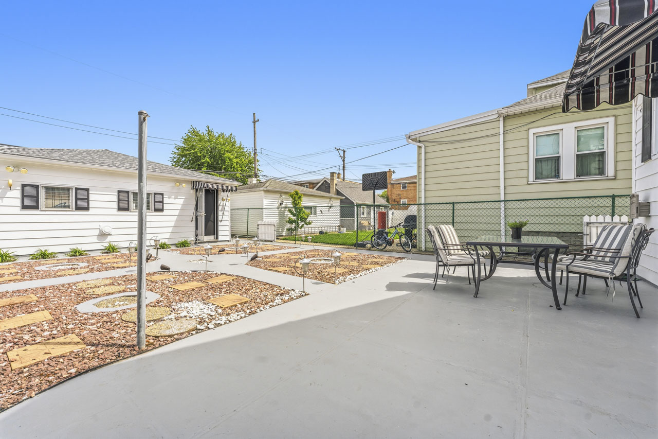 3221 N Opal Avenue, Chicago, IL 60634