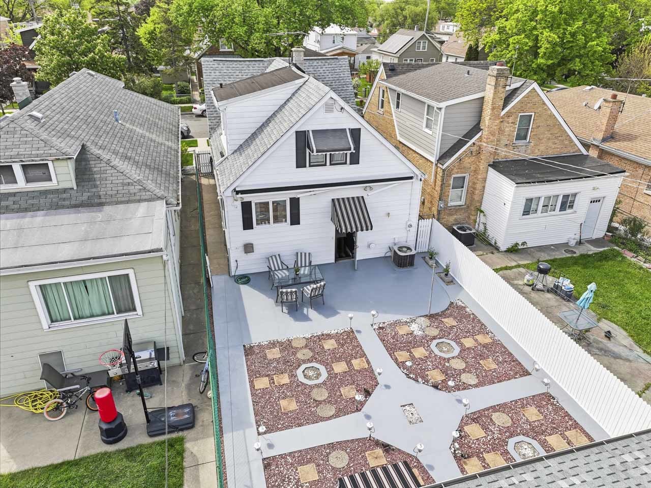 3221 N Opal Avenue, Chicago, IL 60634