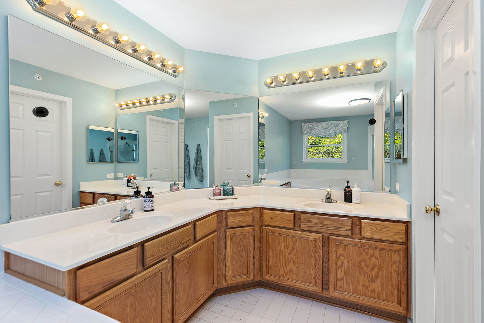 1476 Columbia Lane, Barrington, IL 60010