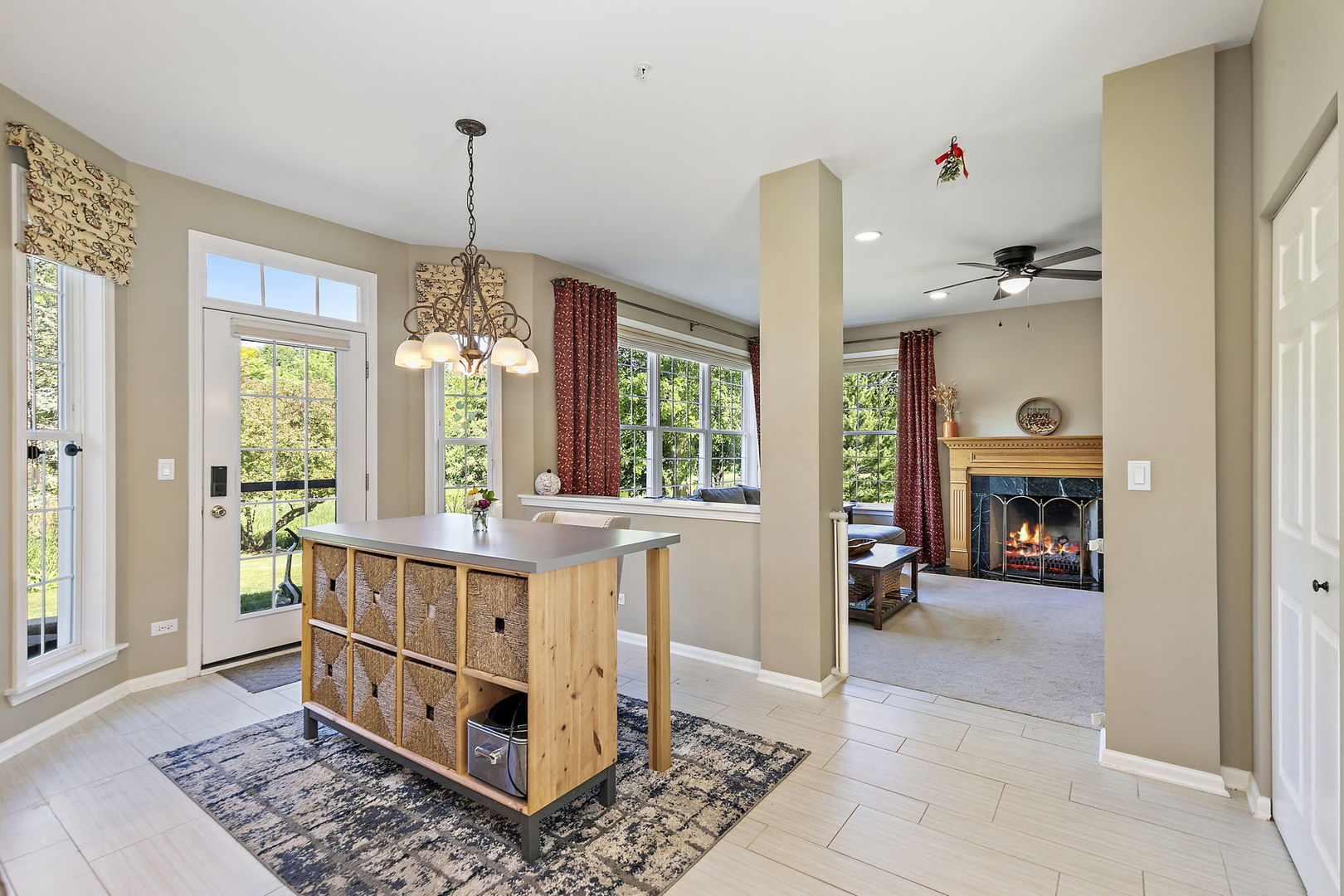 1476 Columbia Lane, Barrington, IL 60010