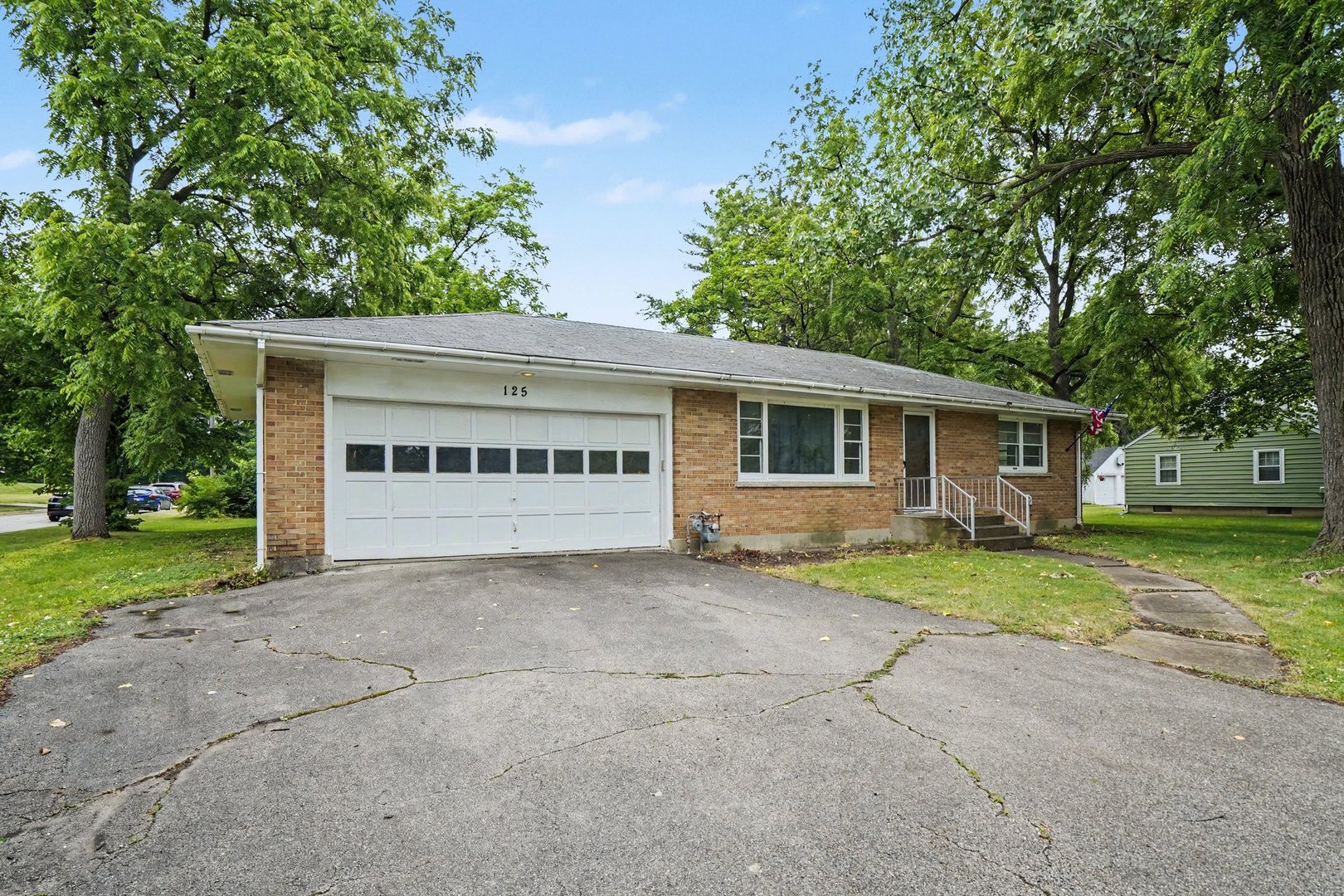 125 S River Road, North Aurora, IL 60542