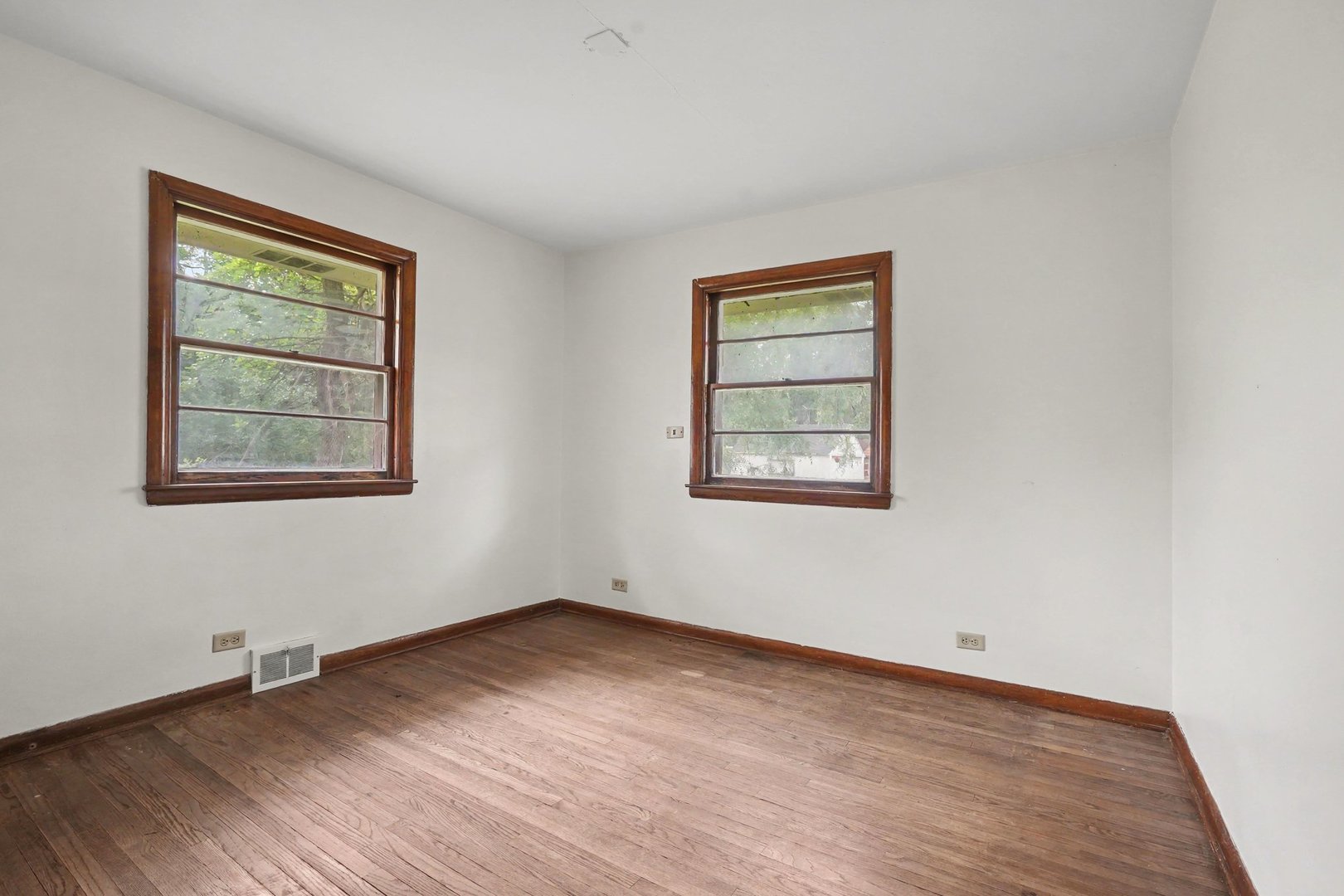 125 S River Road, North Aurora, IL 60542