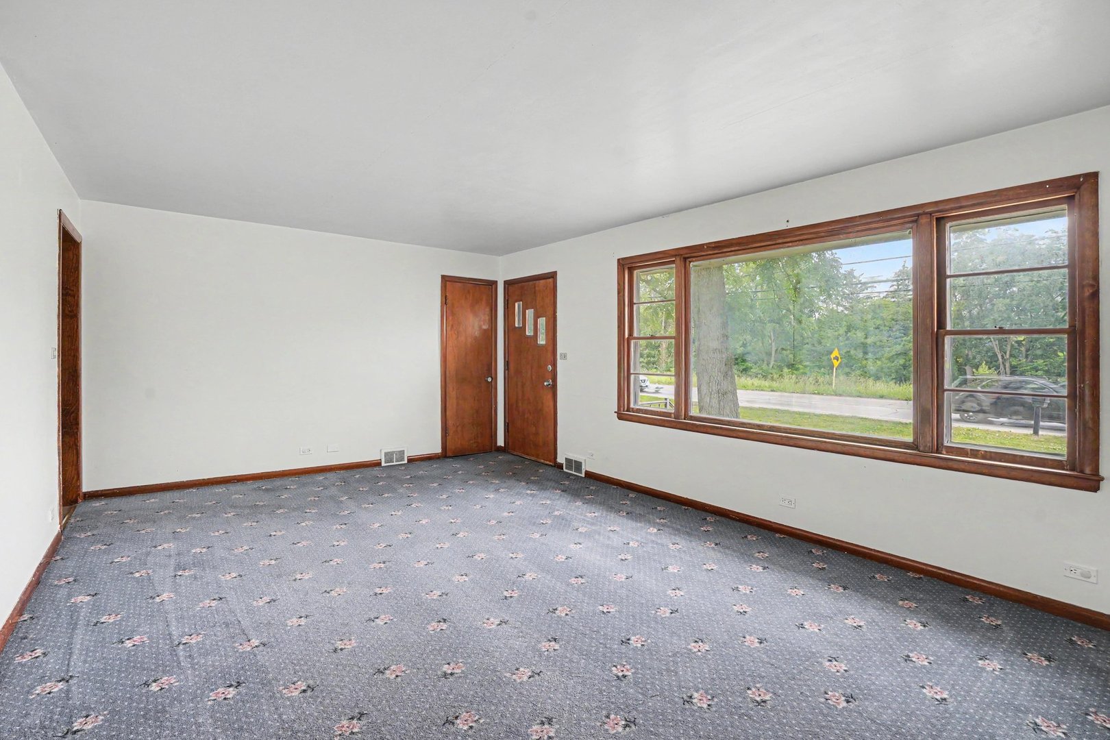 125 S River Road, North Aurora, IL 60542