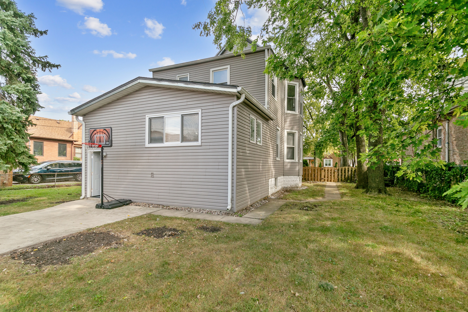 9412 S Homan Avenue, Evergreen Park, IL 60805