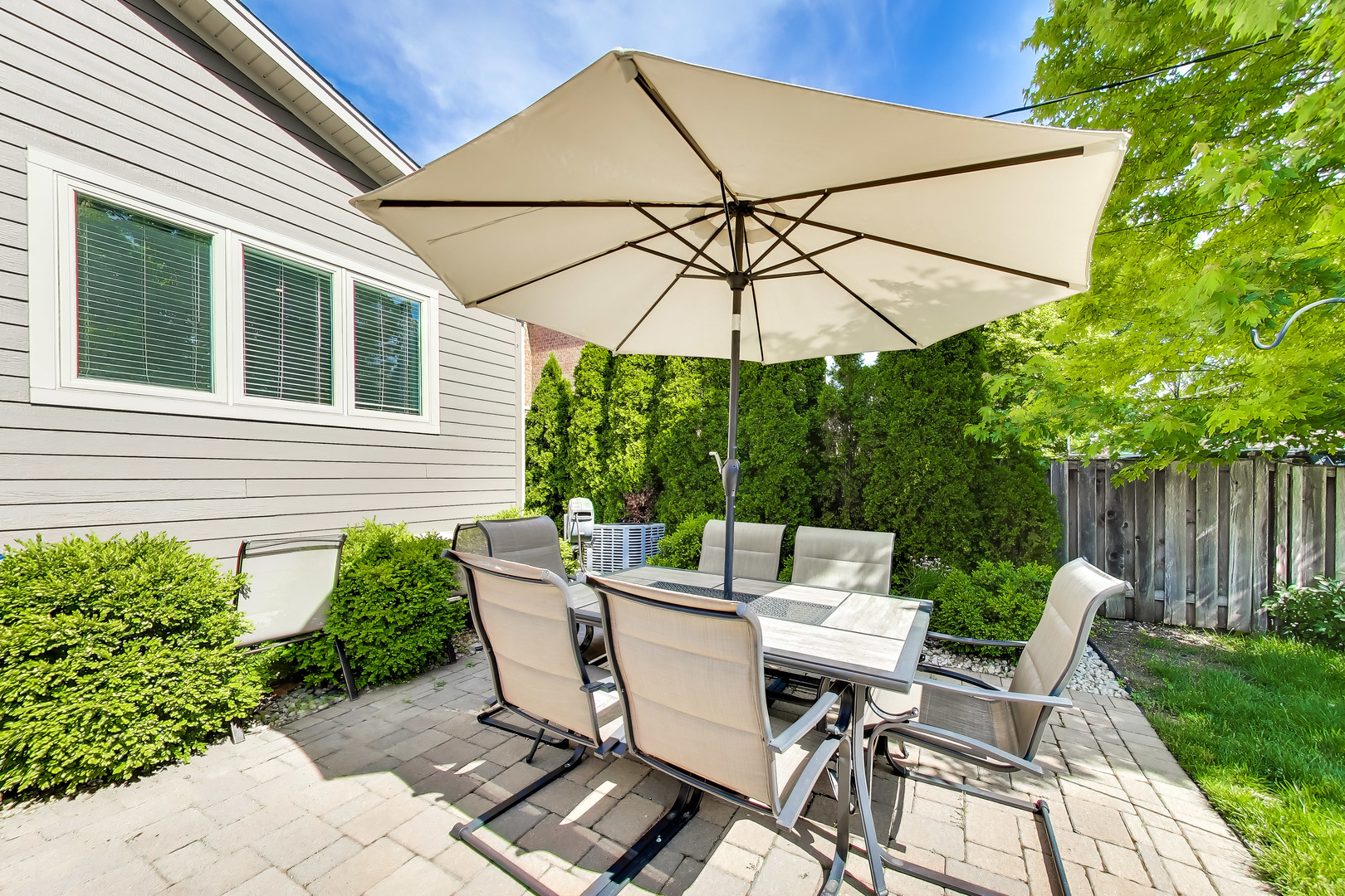 1721 S CUMBERLAND Avenue, Park Ridge, IL 60068