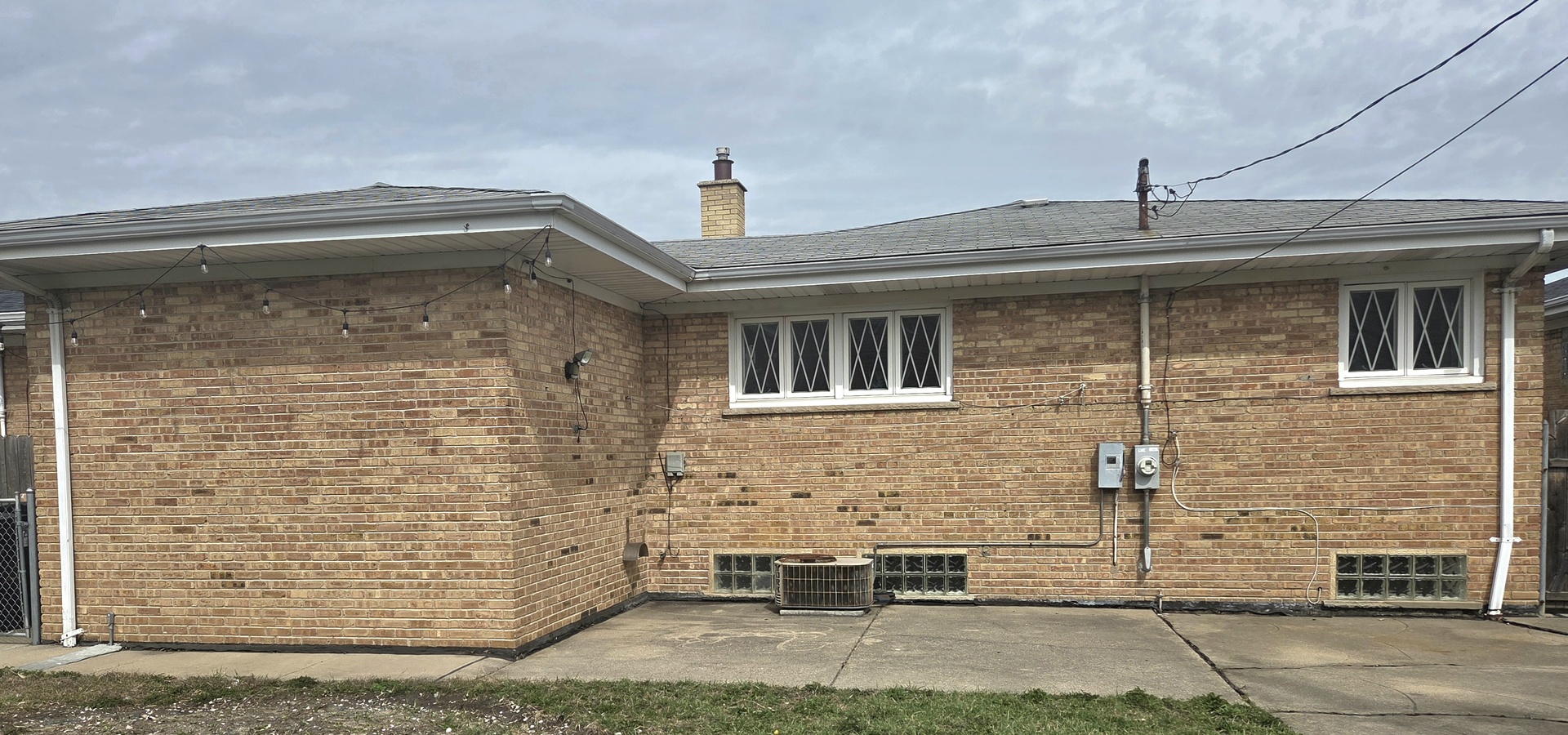 8517 W CARMEN Avenue, Chicago, IL 60656