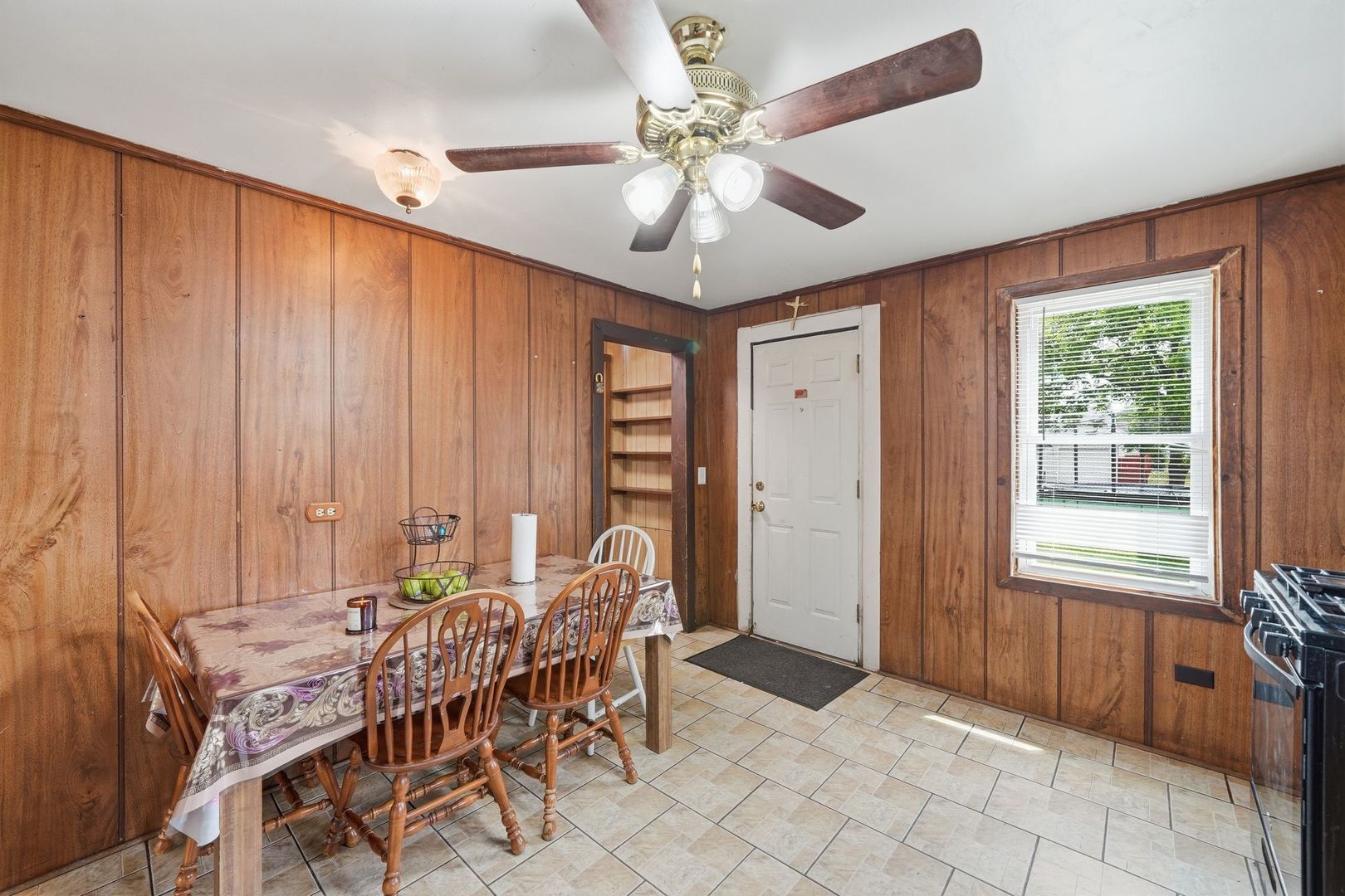 2407 Hermon Avenue, Zion, IL 60099