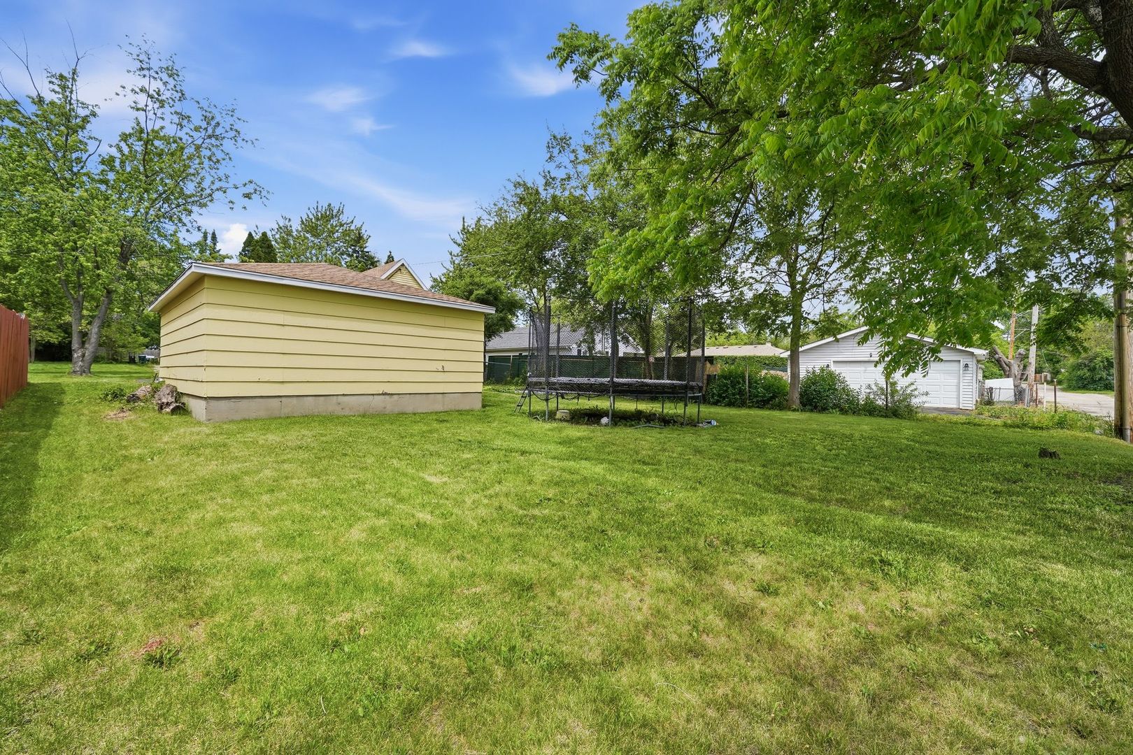 2407 Hermon Avenue, Zion, IL 60099