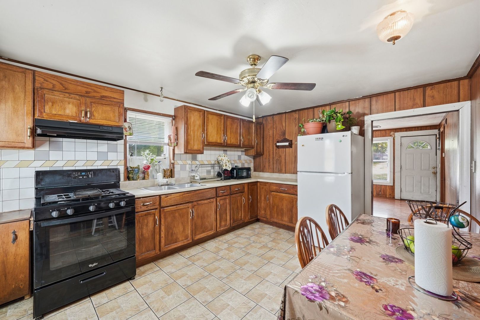 2407 Hermon Avenue, Zion, IL 60099