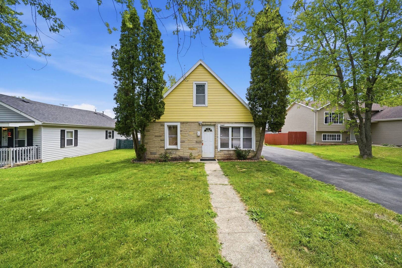 2407 Hermon Avenue, Zion, IL 60099