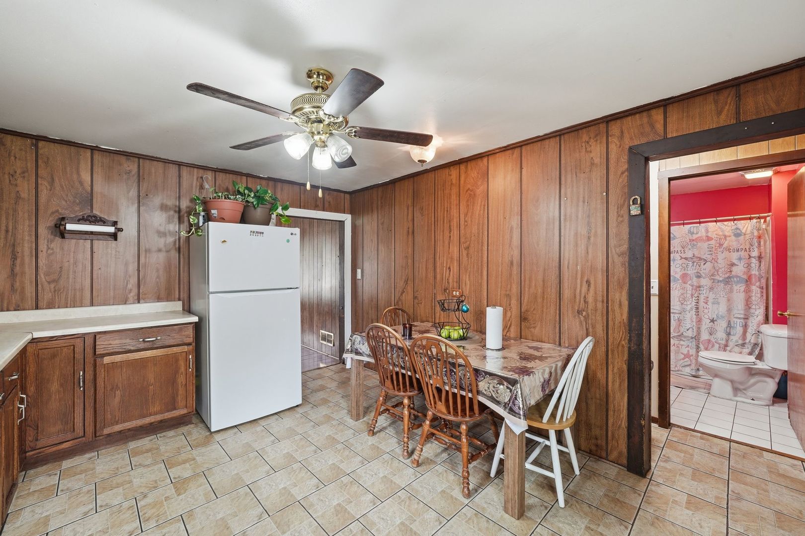 2407 Hermon Avenue, Zion, IL 60099