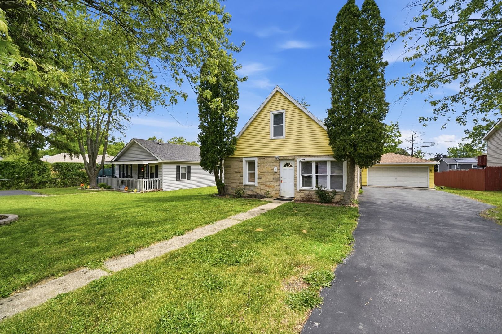 2407 Hermon Avenue, Zion, IL 60099