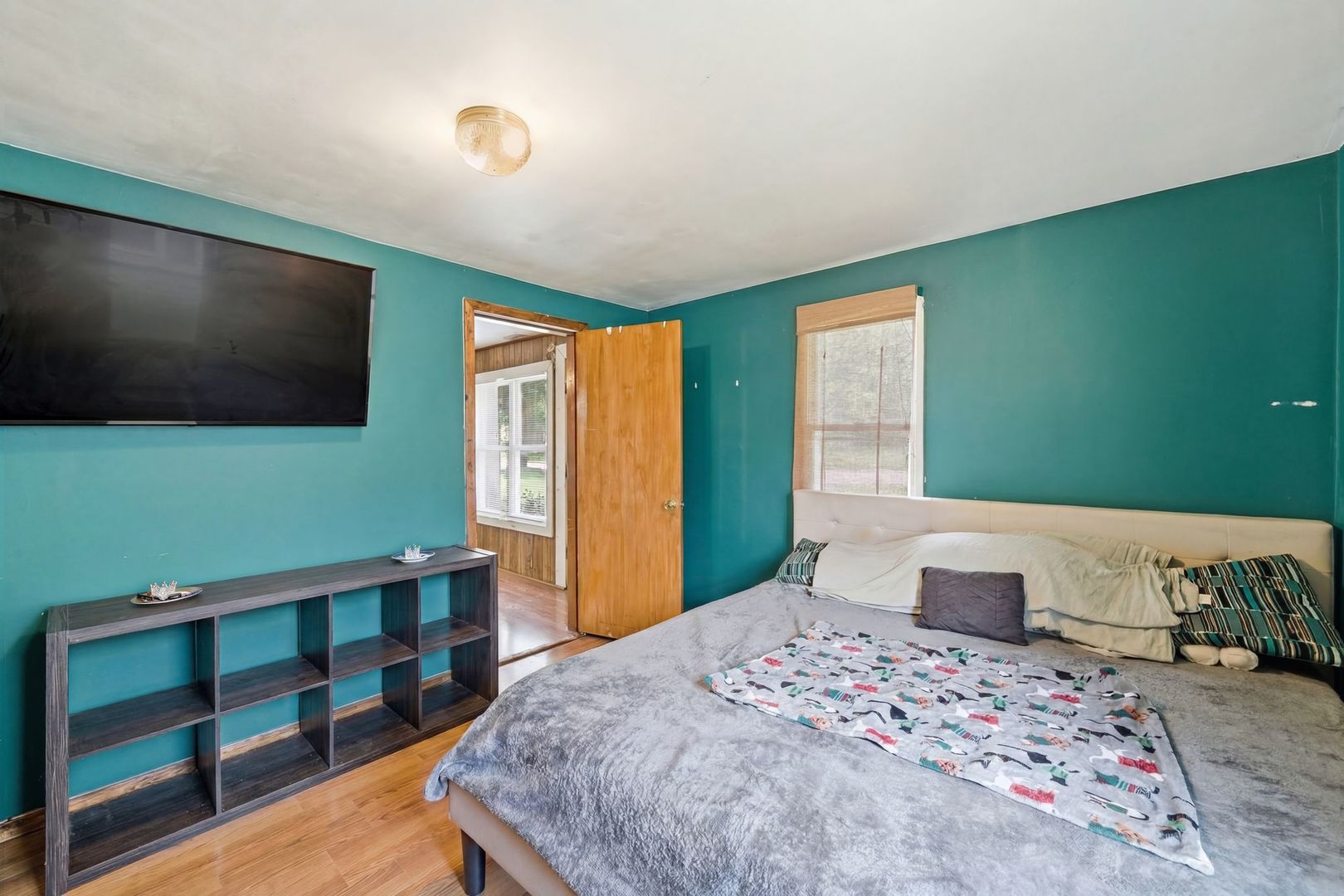 2407 Hermon Avenue, Zion, IL 60099