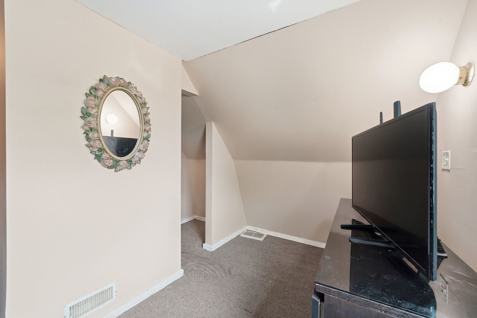2407 Hermon Avenue, Zion, IL 60099