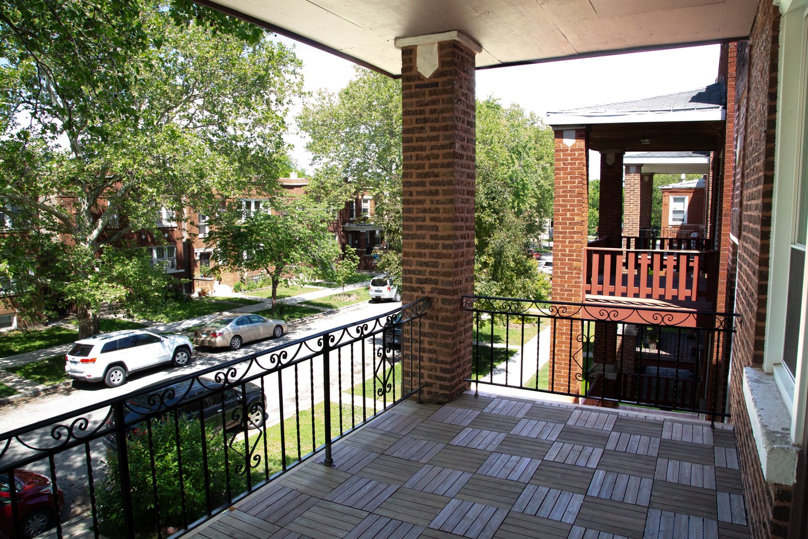 4727 W Schubert Avenue, Chicago, IL 60639