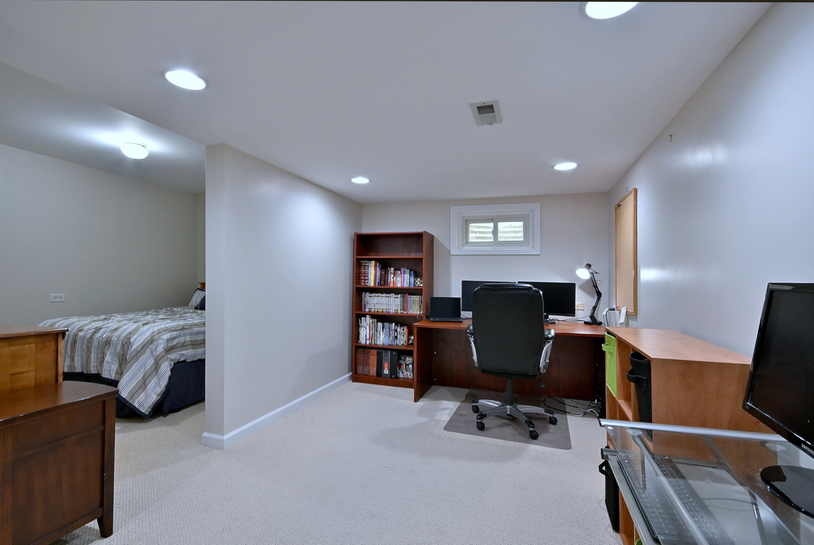 88 Jansen Lane, Vernon Hills, IL 60061