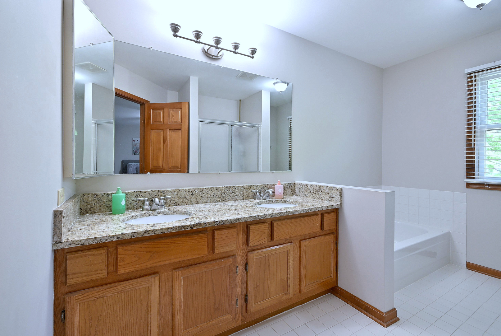 88 Jansen Lane, Vernon Hills, IL 60061