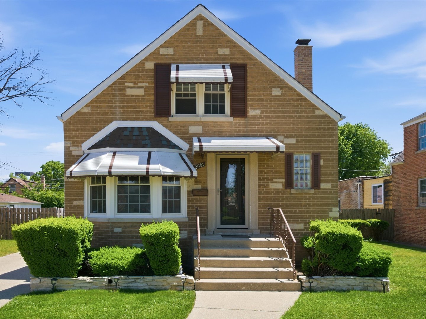 2541 S 14th Avenue, Broadview, IL 60155