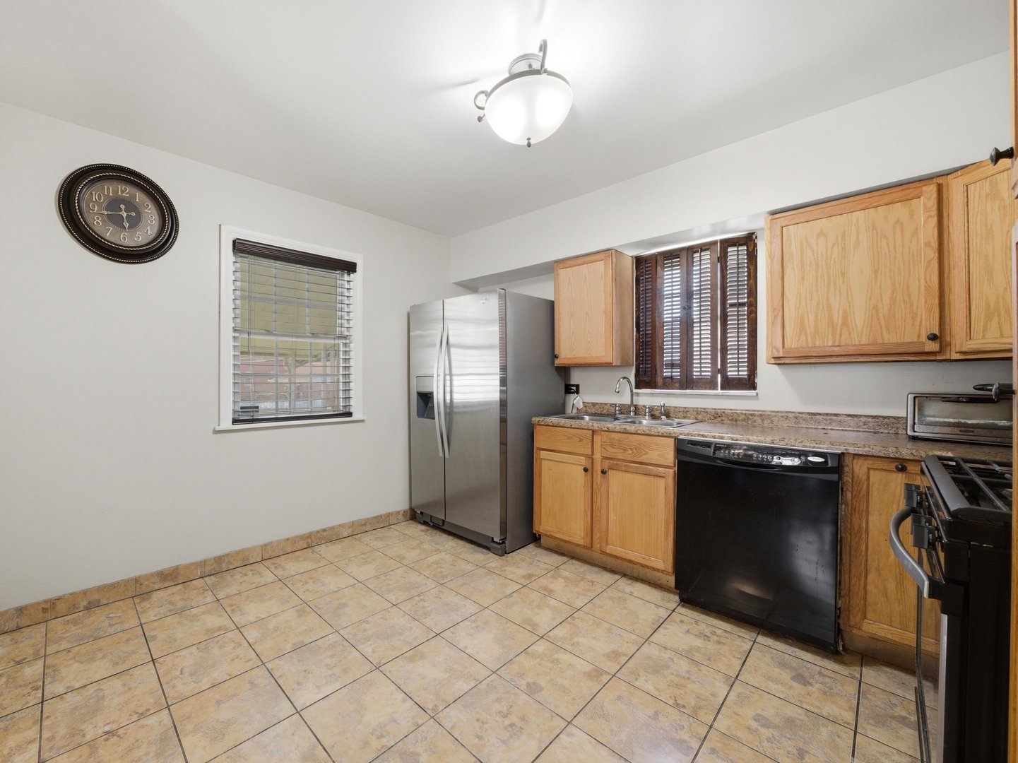 2541 S 14th Avenue, Broadview, IL 60155